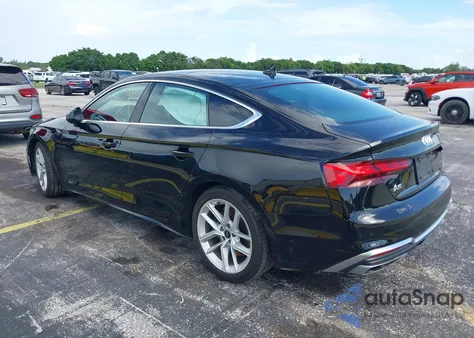 2024 Audi A5 Premium Plus 45 z USA, uszkodzony, nr VIN WAUFACF52RA010142